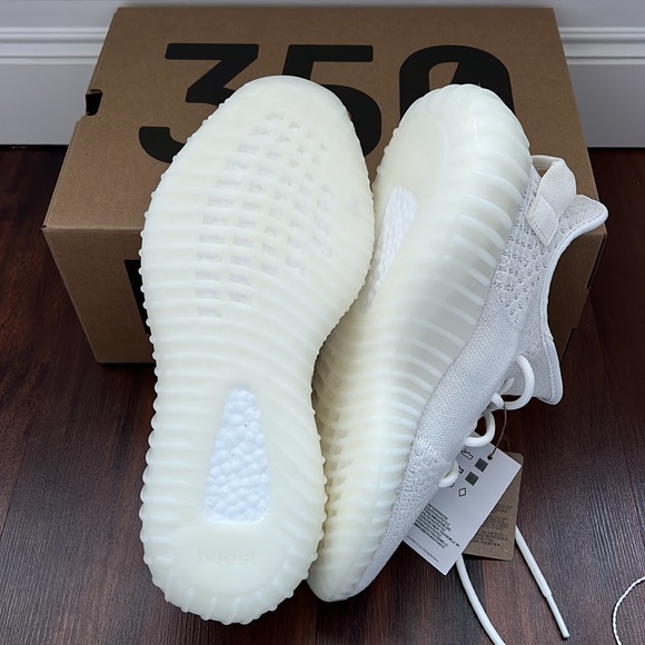 Yeezy v2 350 Bone - Picture 3 of 6